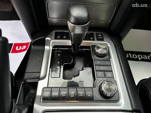 Чорний Тойота Ленд Крузер, об'ємом двигуна 4.5 л та пробігом 202 тис. км за 54990 $, фото 24 на Automoto.ua