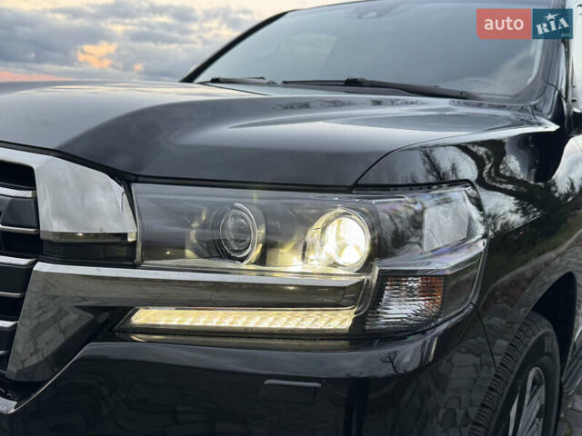 Чорний Тойота Ленд Крузер, об'ємом двигуна 4.46 л та пробігом 177 тис. км за 49999 $, фото 65 на Automoto.ua