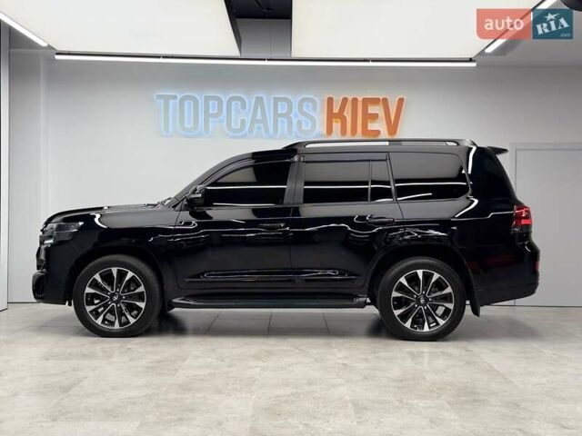 Чорний Тойота Ленд Крузер, об'ємом двигуна 4.46 л та пробігом 123 тис. км за 67400 $, фото 17 на Automoto.ua