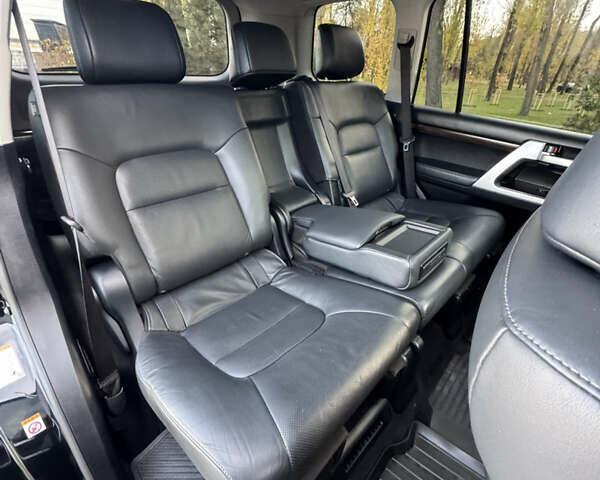 Чорний Тойота Ленд Крузер, об'ємом двигуна 4.46 л та пробігом 260 тис. км за 49999 $, фото 16 на Automoto.ua