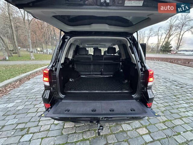 Чорний Тойота Ленд Крузер, об'ємом двигуна 4.46 л та пробігом 177 тис. км за 49999 $, фото 38 на Automoto.ua