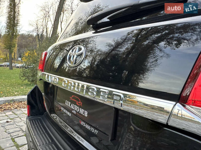 Чорний Тойота Ленд Крузер, об'ємом двигуна 4.46 л та пробігом 260 тис. км за 49999 $, фото 64 на Automoto.ua