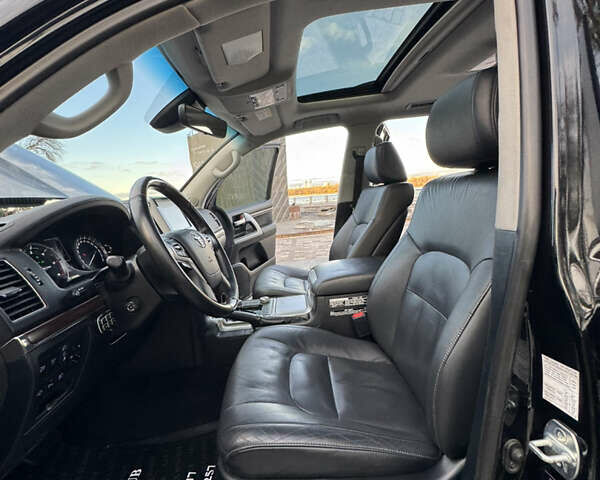 Чорний Тойота Ленд Крузер, об'ємом двигуна 4.46 л та пробігом 260 тис. км за 49999 $, фото 119 на Automoto.ua