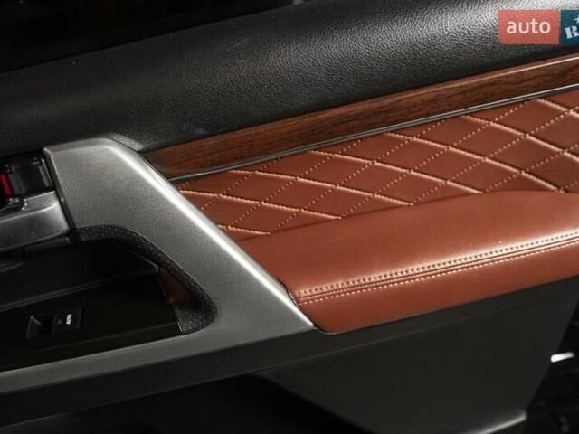 Черный Тойота Ленд Крузер, объемом двигателя 4.46 л и пробегом 156 тыс. км за 56500 $, фото 29 на Automoto.ua