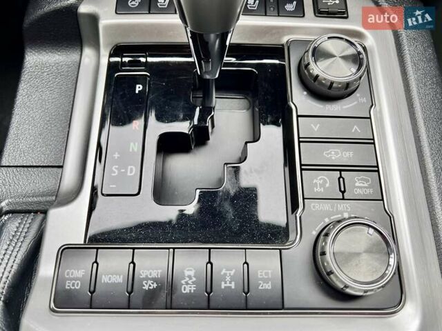 Чорний Тойота Ленд Крузер, об'ємом двигуна 4.46 л та пробігом 88 тис. км за 129999 $, фото 59 на Automoto.ua