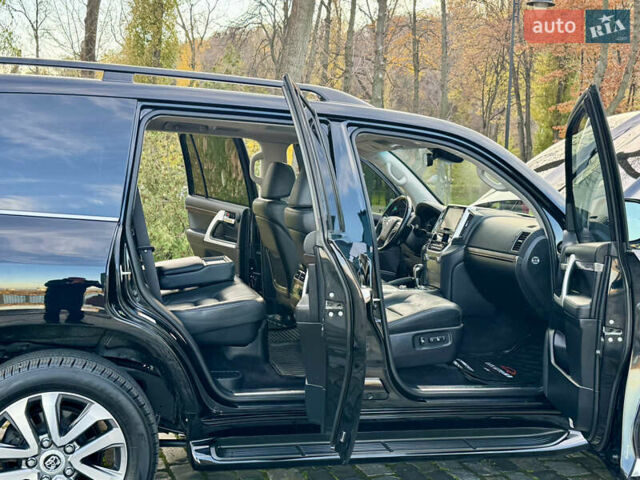 Чорний Тойота Ленд Крузер, об'ємом двигуна 4.46 л та пробігом 260 тис. км за 49999 $, фото 50 на Automoto.ua