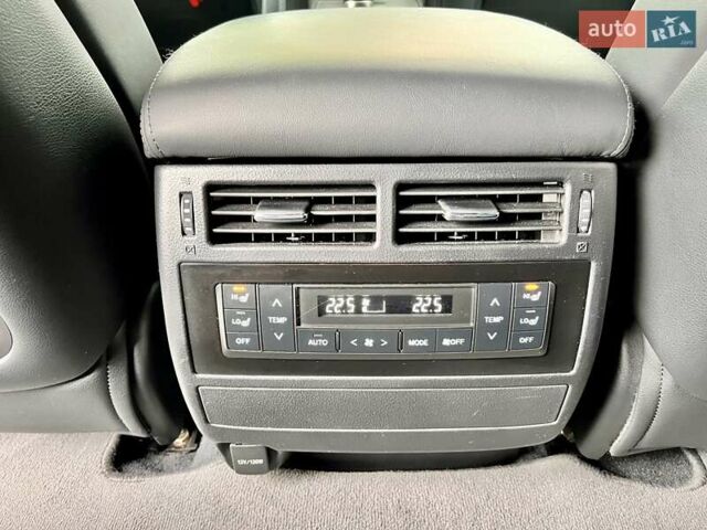 Чорний Тойота Ленд Крузер, об'ємом двигуна 4.46 л та пробігом 88 тис. км за 129999 $, фото 31 на Automoto.ua