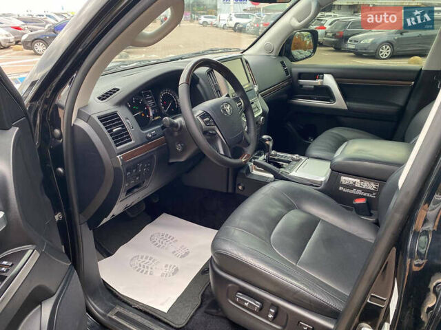 Черный Тойота Ленд Крузер, объемом двигателя 4.46 л и пробегом 232 тыс. км за 50500 $, фото 8 на Automoto.ua