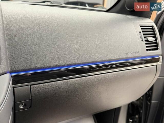 Чорний Тойота Ленд Крузер, об'ємом двигуна 4.46 л та пробігом 123 тис. км за 67400 $, фото 64 на Automoto.ua