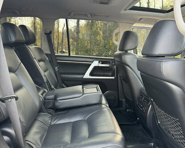 Чорний Тойота Ленд Крузер, об'ємом двигуна 4.46 л та пробігом 260 тис. км за 49999 $, фото 133 на Automoto.ua