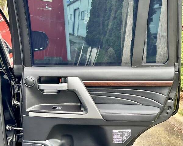 Чорний Тойота Ленд Крузер, об'ємом двигуна 4.46 л та пробігом 88 тис. км за 129999 $, фото 50 на Automoto.ua