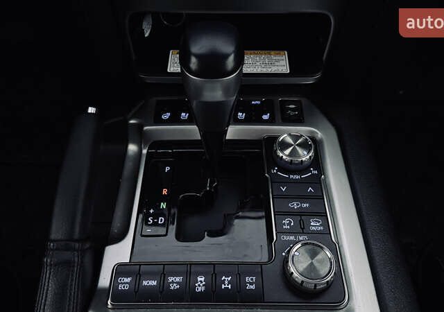 Черный Тойота Ленд Крузер, объемом двигателя 4.46 л и пробегом 179 тыс. км за 55000 $, фото 15 на Automoto.ua