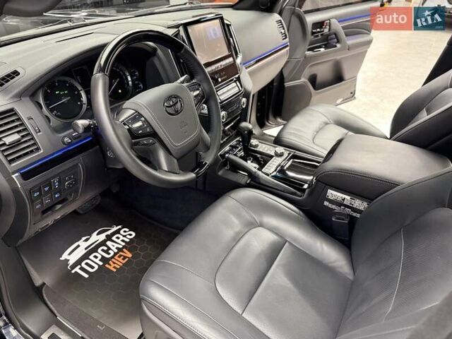 Чорний Тойота Ленд Крузер, об'ємом двигуна 4.46 л та пробігом 123 тис. км за 67400 $, фото 52 на Automoto.ua