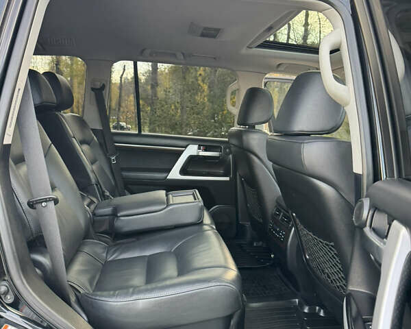 Чорний Тойота Ленд Крузер, об'ємом двигуна 4.46 л та пробігом 260 тис. км за 49999 $, фото 136 на Automoto.ua