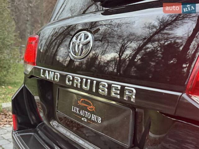 Чорний Тойота Ленд Крузер, об'ємом двигуна 4.46 л та пробігом 177 тис. км за 49999 $, фото 60 на Automoto.ua