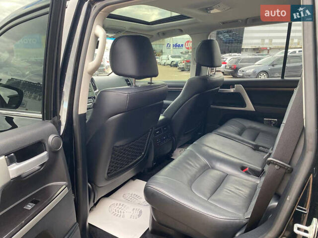Черный Тойота Ленд Крузер, объемом двигателя 4.46 л и пробегом 232 тыс. км за 50500 $, фото 10 на Automoto.ua