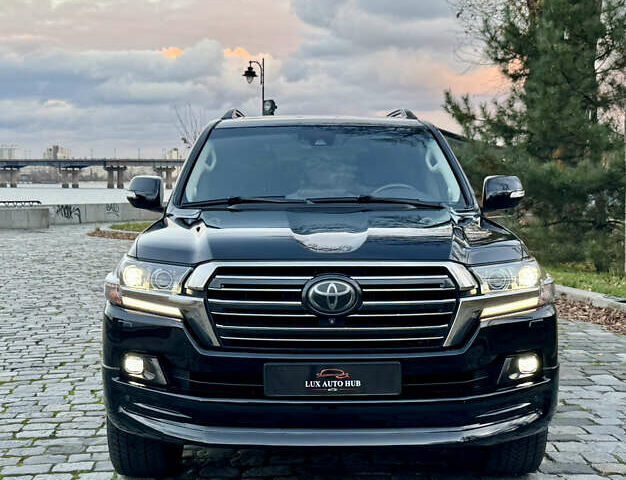 Чорний Тойота Ленд Крузер, об'ємом двигуна 4.46 л та пробігом 177 тис. км за 49999 $, фото 1 на Automoto.ua