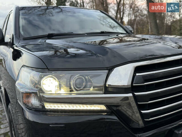 Чорний Тойота Ленд Крузер, об'ємом двигуна 4.46 л та пробігом 177 тис. км за 49999 $, фото 74 на Automoto.ua