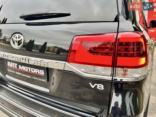 Чорний Тойота Ленд Крузер, об'ємом двигуна 4.46 л та пробігом 88 тис. км за 129999 $, фото 13 на Automoto.ua