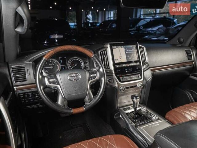 Черный Тойота Ленд Крузер, объемом двигателя 4.46 л и пробегом 156 тыс. км за 56500 $, фото 8 на Automoto.ua