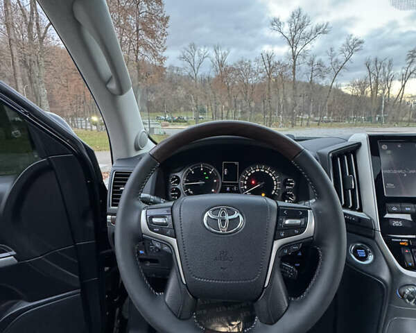 Чорний Тойота Ленд Крузер, об'ємом двигуна 4.46 л та пробігом 177 тис. км за 49999 $, фото 109 на Automoto.ua