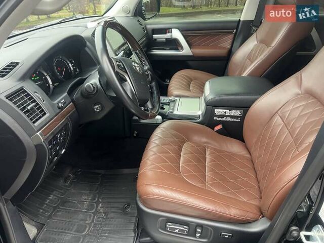 Черный Тойота Ленд Крузер, объемом двигателя 4.46 л и пробегом 98 тыс. км за 59000 $, фото 9 на Automoto.ua