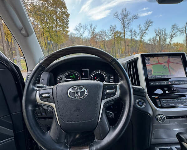 Чорний Тойота Ленд Крузер, об'ємом двигуна 4.46 л та пробігом 260 тис. км за 49999 $, фото 139 на Automoto.ua