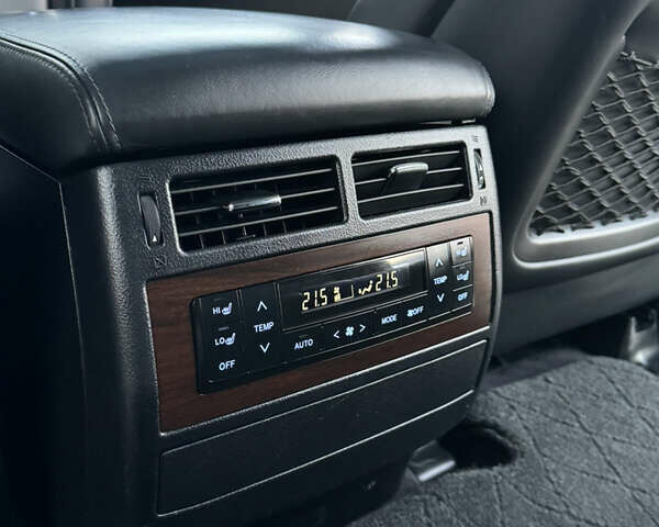 Чорний Тойота Ленд Крузер, об'ємом двигуна 4.46 л та пробігом 177 тис. км за 49999 $, фото 19 на Automoto.ua