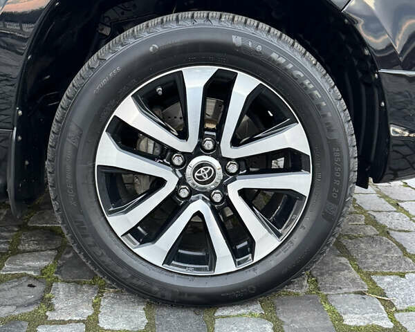 Чорний Тойота Ленд Крузер, об'ємом двигуна 4.46 л та пробігом 177 тис. км за 49999 $, фото 45 на Automoto.ua