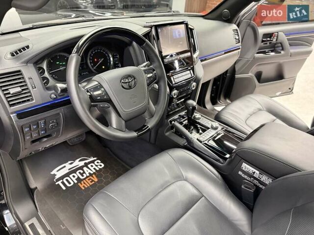 Чорний Тойота Ленд Крузер, об'ємом двигуна 4.46 л та пробігом 123 тис. км за 67400 $, фото 51 на Automoto.ua