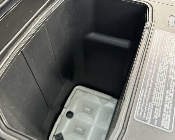 Чорний Тойота Ленд Крузер, об'ємом двигуна 4.46 л та пробігом 260 тис. км за 49999 $, фото 142 на Automoto.ua