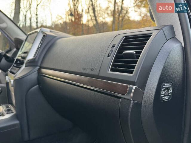 Чорний Тойота Ленд Крузер, об'ємом двигуна 4.46 л та пробігом 260 тис. км за 49999 $, фото 29 на Automoto.ua