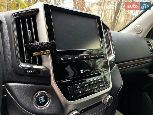 Чорний Тойота Ленд Крузер, об'ємом двигуна 4.5 л та пробігом 202 тис. км за 54990 $, фото 22 на Automoto.ua