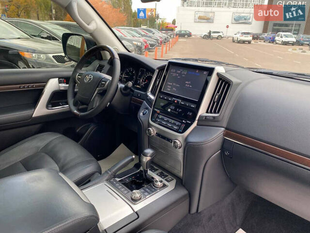 Черный Тойота Ленд Крузер, объемом двигателя 4.46 л и пробегом 232 тыс. км за 50500 $, фото 13 на Automoto.ua