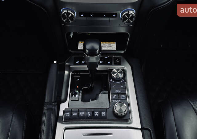 Черный Тойота Ленд Крузер, объемом двигателя 4.46 л и пробегом 179 тыс. км за 55000 $, фото 14 на Automoto.ua