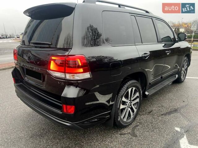 Черный Тойота Ленд Крузер, объемом двигателя 4.46 л и пробегом 98 тыс. км за 59000 $, фото 6 на Automoto.ua