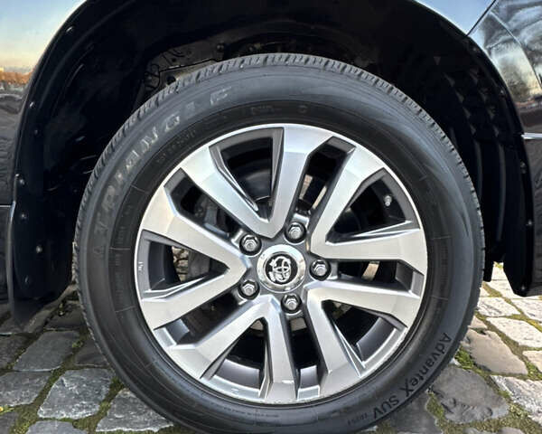 Чорний Тойота Ленд Крузер, об'ємом двигуна 4.46 л та пробігом 260 тис. км за 49999 $, фото 58 на Automoto.ua