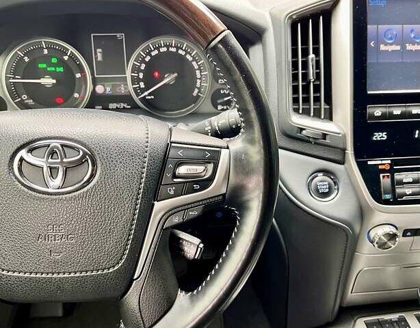 Чорний Тойота Ленд Крузер, об'ємом двигуна 4.46 л та пробігом 88 тис. км за 135000 $, фото 40 на Automoto.ua