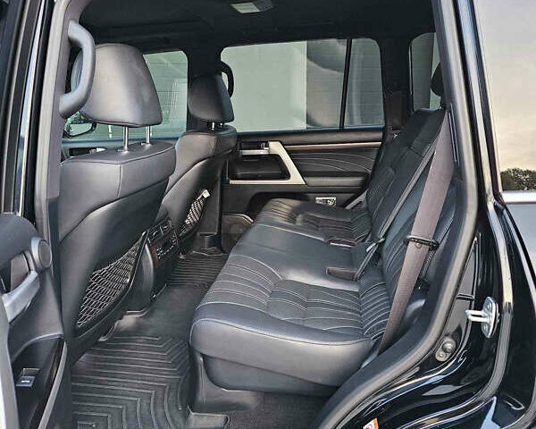 Черный Тойота Ленд Крузер, объемом двигателя 0 л и пробегом 102 тыс. км за 61000 $, фото 12 на Automoto.ua