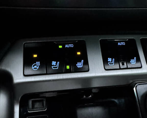 Чорний Тойота Ленд Крузер, об'ємом двигуна 4.46 л та пробігом 177 тис. км за 49999 $, фото 77 на Automoto.ua