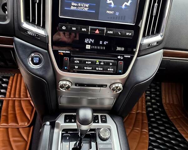 Черный Тойота Ленд Крузер, объемом двигателя 4.6 л и пробегом 138 тыс. км за 53500 $, фото 9 на Automoto.ua