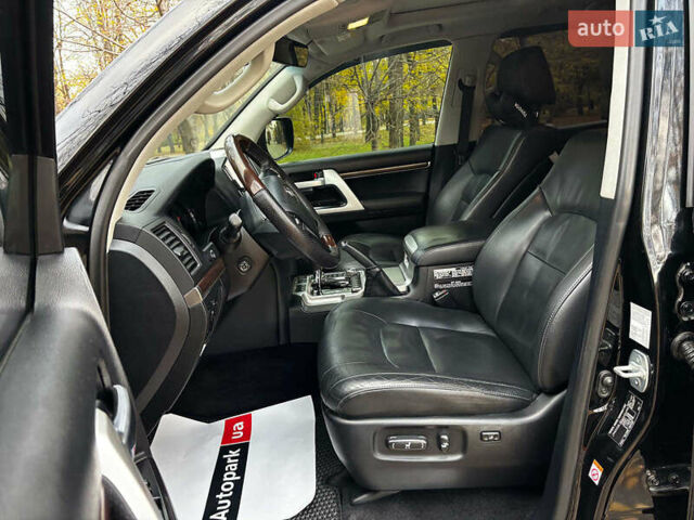 Чорний Тойота Ленд Крузер, об'ємом двигуна 4.5 л та пробігом 202 тис. км за 54990 $, фото 13 на Automoto.ua