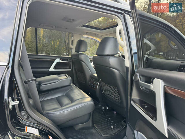 Чорний Тойота Ленд Крузер, об'ємом двигуна 4.46 л та пробігом 260 тис. км за 49999 $, фото 131 на Automoto.ua