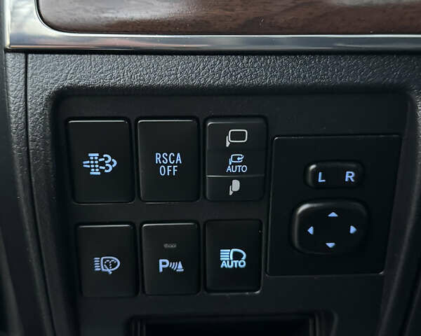 Чорний Тойота Ленд Крузер, об'ємом двигуна 4.46 л та пробігом 177 тис. км за 49999 $, фото 47 на Automoto.ua