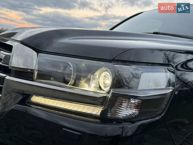 Чорний Тойота Ленд Крузер, об'ємом двигуна 4.46 л та пробігом 177 тис. км за 49999 $, фото 67 на Automoto.ua