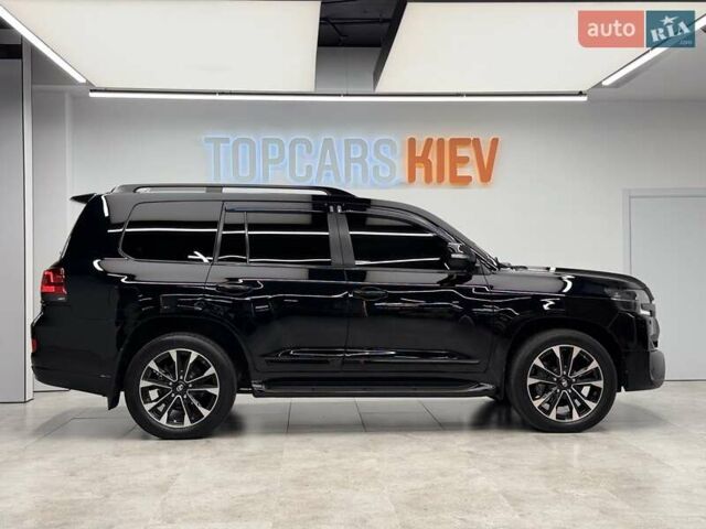 Чорний Тойота Ленд Крузер, об'ємом двигуна 4.46 л та пробігом 123 тис. км за 67400 $, фото 4 на Automoto.ua