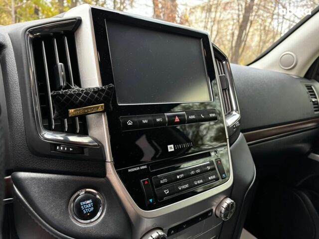 Чорний Тойота Ленд Крузер, об'ємом двигуна 4.5 л та пробігом 202 тис. км за 54990 $, фото 22 на Automoto.ua