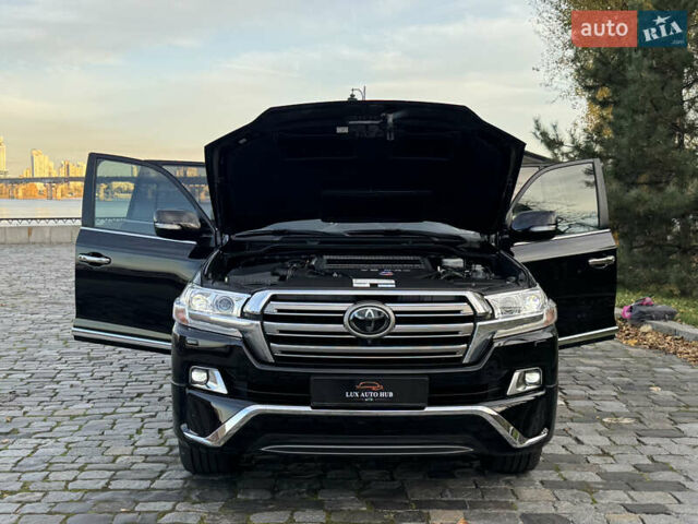 Чорний Тойота Ленд Крузер, об'ємом двигуна 4.46 л та пробігом 260 тис. км за 49999 $, фото 48 на Automoto.ua