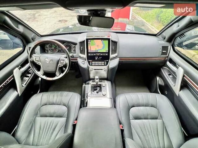 Чорний Тойота Ленд Крузер, об'ємом двигуна 4.46 л та пробігом 88 тис. км за 135000 $, фото 33 на Automoto.ua