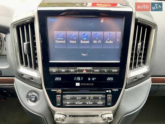 Чорний Тойота Ленд Крузер, об'ємом двигуна 4.46 л та пробігом 88 тис. км за 135000 $, фото 45 на Automoto.ua